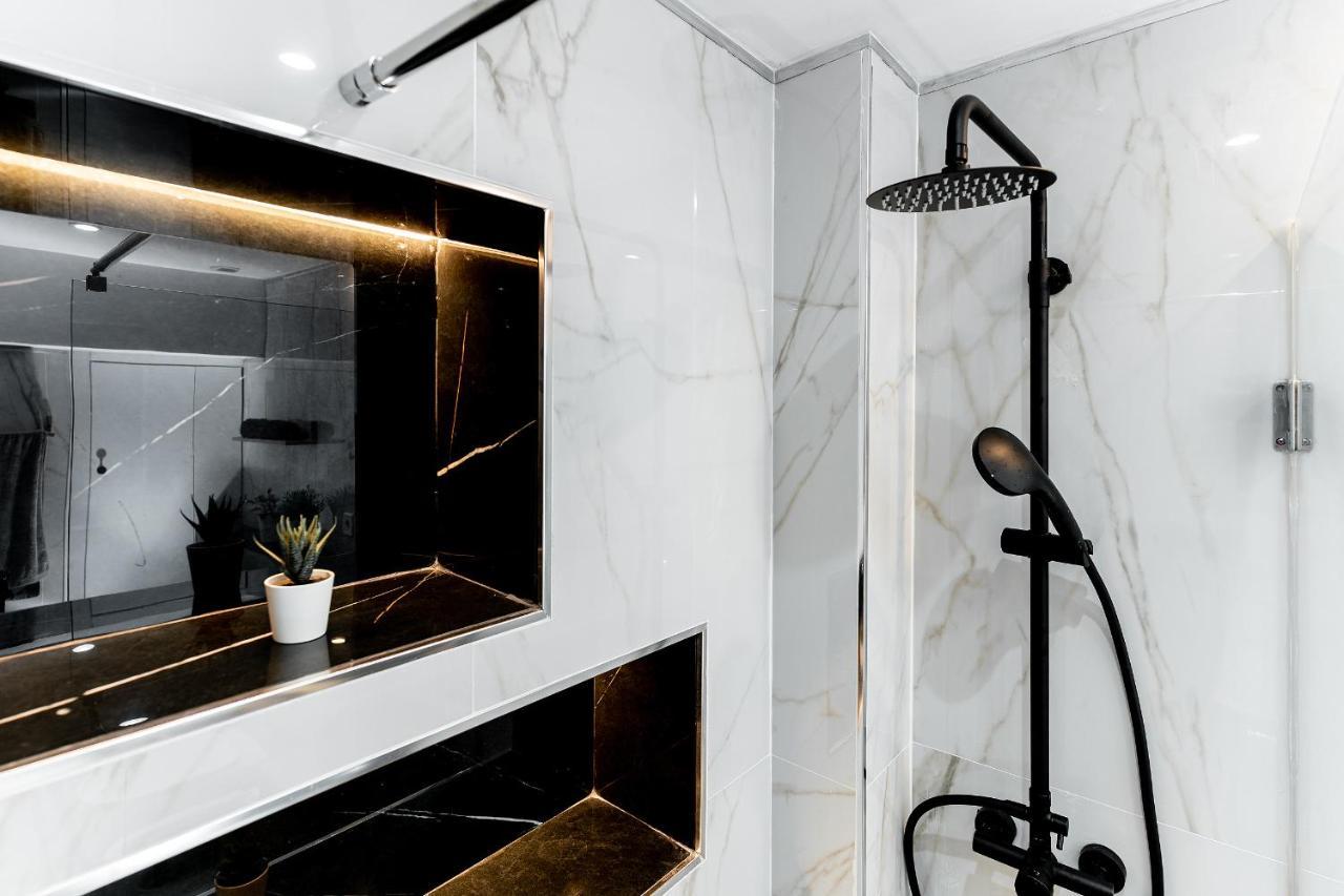 La Roca Chica Apartment ตอร์เรโมลิโนส ภายนอก รูปภาพ