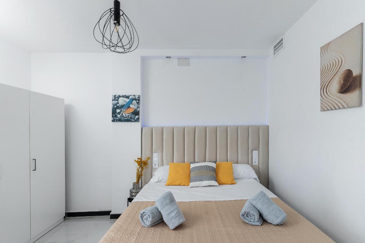 La Roca Chica Apartment ตอร์เรโมลิโนส ภายนอก รูปภาพ