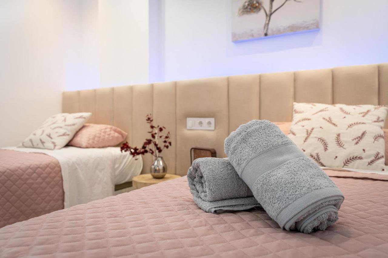 La Roca Chica Apartment ตอร์เรโมลิโนส ภายนอก รูปภาพ